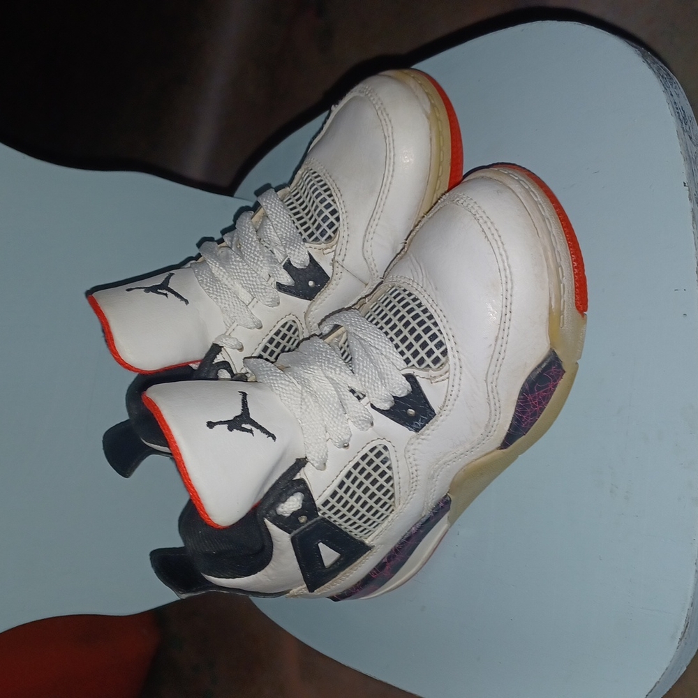 Retro Jordan 4s
